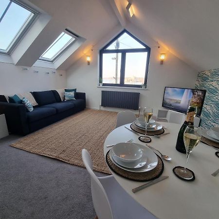The Bunker-Luxe Central Falmouth Getaway With Stunning Sea Views Buitenkant foto